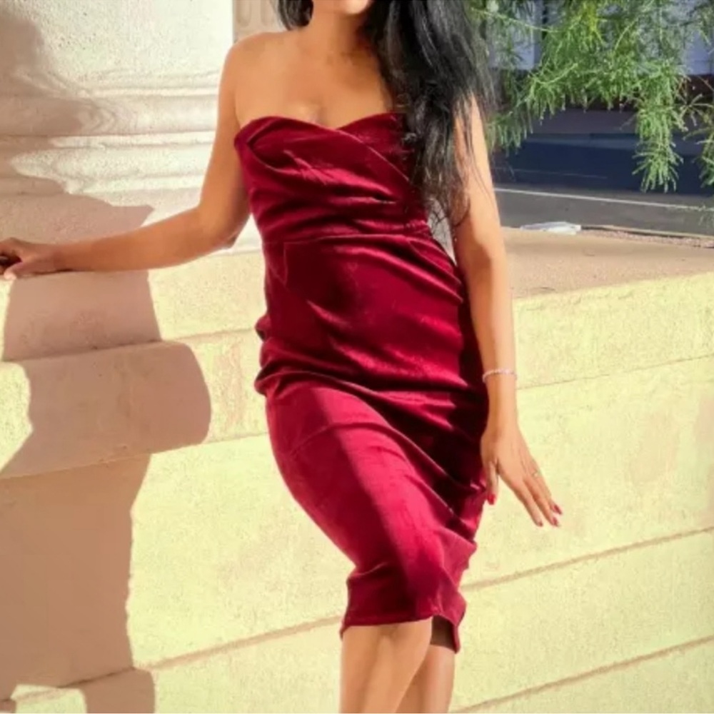 Nwt Express Ruby Red Velvet Strapless Sweetheart Midi Sheath Dress Xs